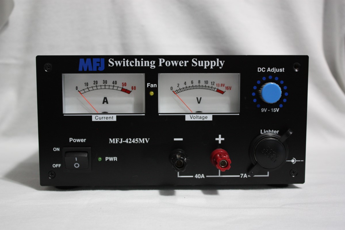 MFJ-4245MV Adjustable Regulated Power Supply
